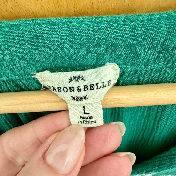 Mason & Belle Kinsley Flutter Sleeve Embroidered Top - Picture 5 of 7